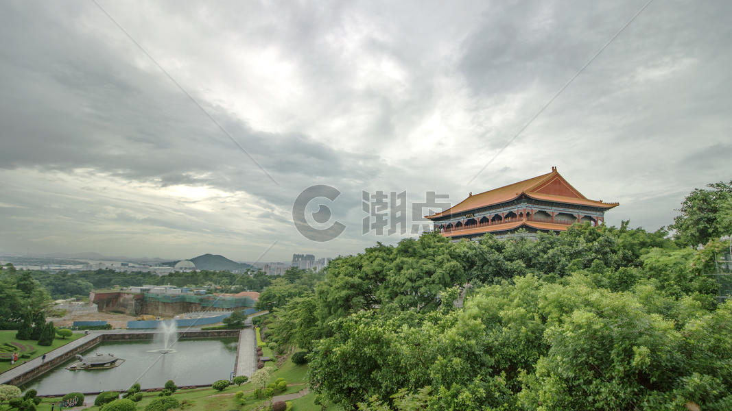 绿树环绕的中国古建筑图片素材免费下载