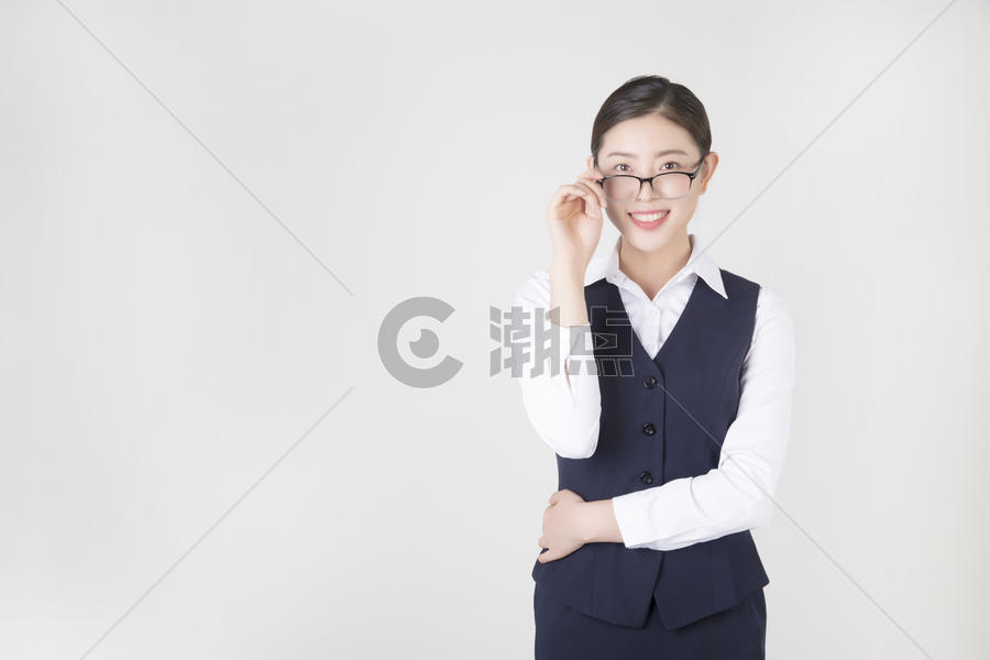 戴眼镜的商务女性图片素材免费下载