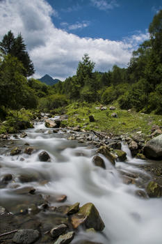 川西高山溪流风景图片素材免费下载