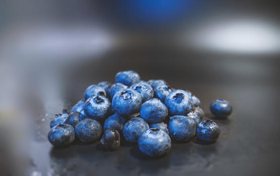 新鲜成熟的蓝莓图片素材免费下载