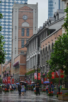 武汉武昌著名的步行街-楚河汉街图片素材免费下载