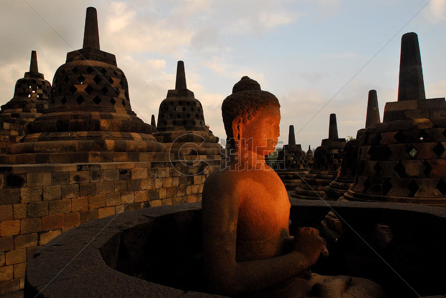 印尼中爪哇日惹市郊外的婆罗浮屠图片素材免费下载