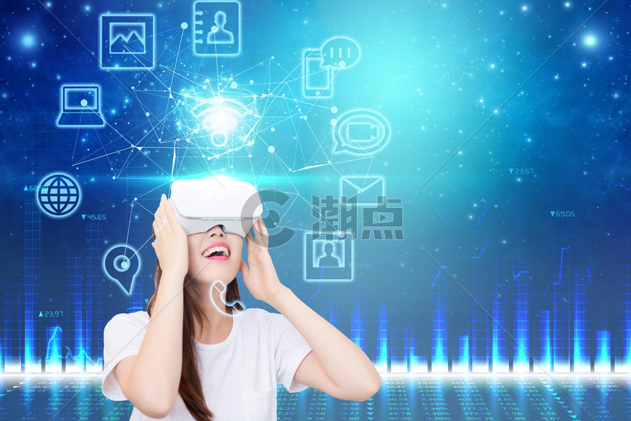 女士体验VR眼镜图片素材免费下载
