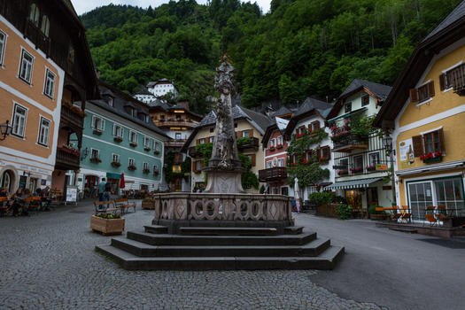 奥地利著名旅游小镇哈尔施塔特小镇街景图片素材免费下载