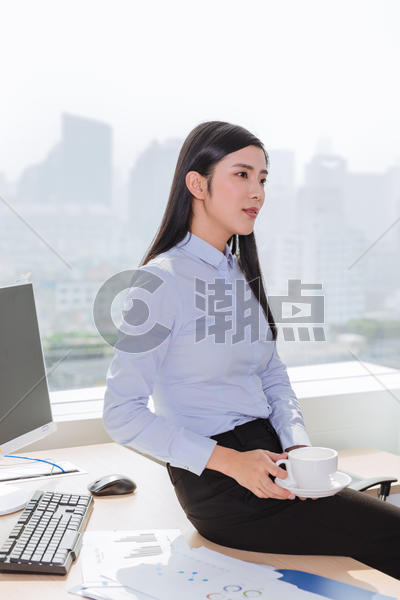 商务女士喝咖啡休息图片素材免费下载