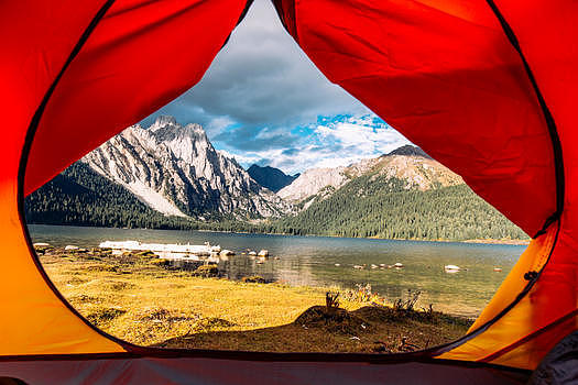 帐篷外的措普沟风景图片素材免费下载