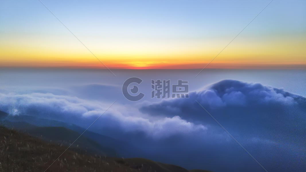 山上的朝阳图片素材免费下载