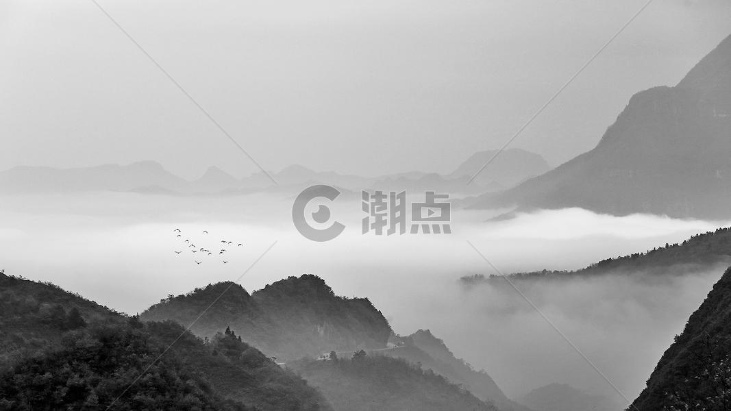 水墨效果的中国山水风光图片素材免费下载
