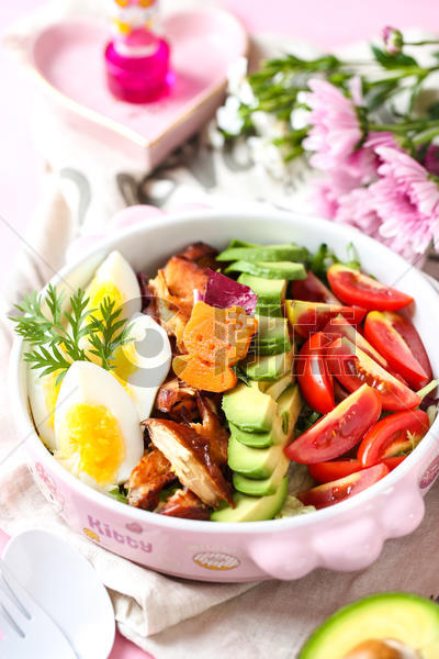 粉红少女系减脂水果蔬菜沙拉图片素材免费下载