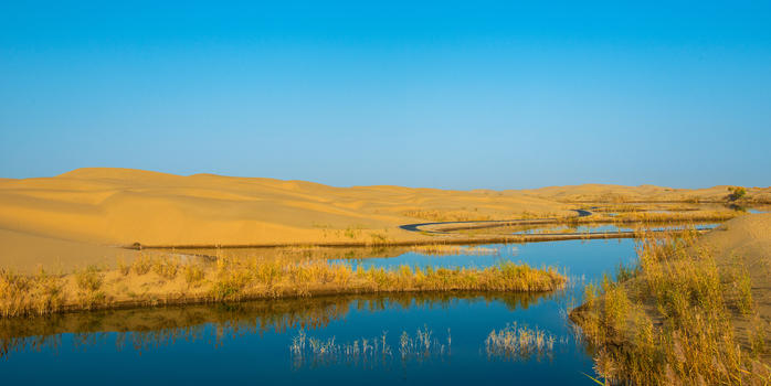 沙漠湖泊图片素材免费下载