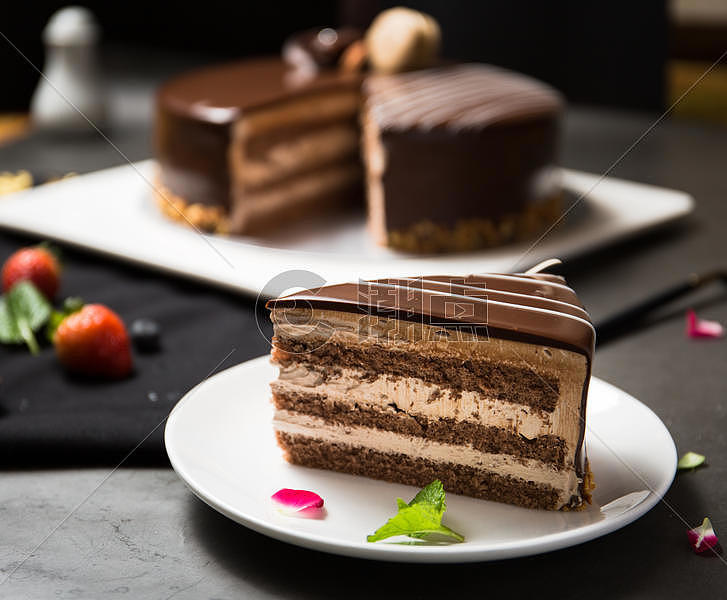 巧克力千层蛋糕图片素材免费下载