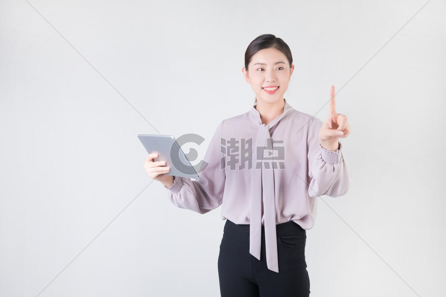 休闲商务女性用平板电脑图片素材免费下载