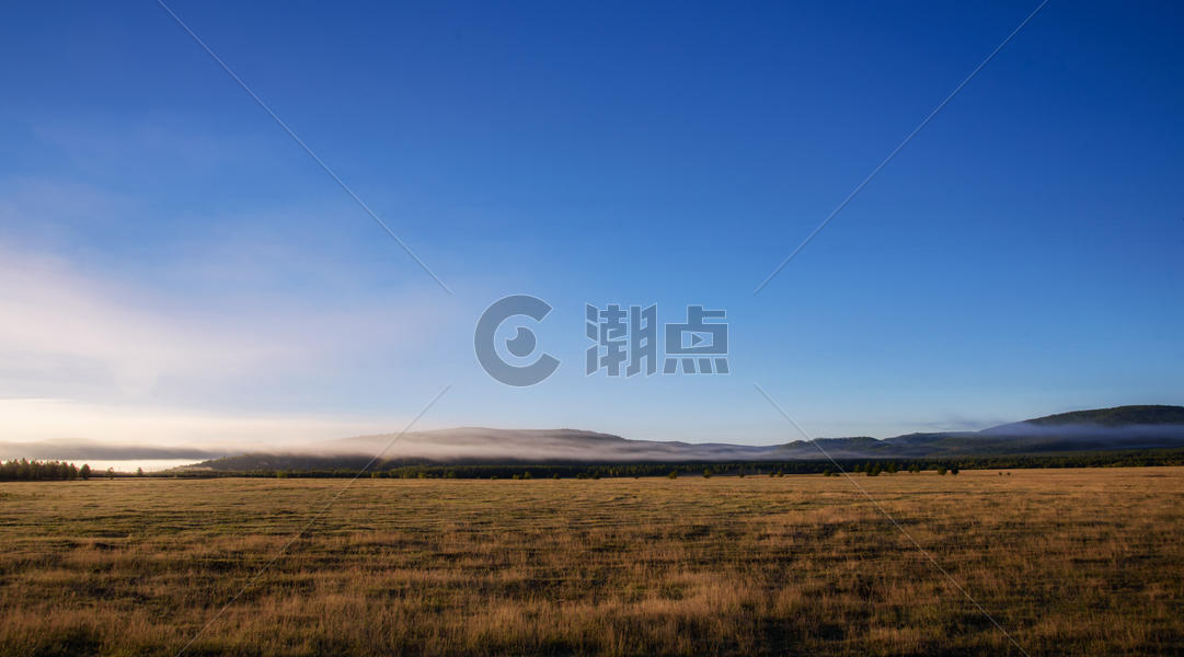 草原的晨雾图片素材免费下载