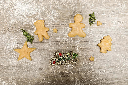 圣诞节制作可爱的节日饼干图片素材免费下载