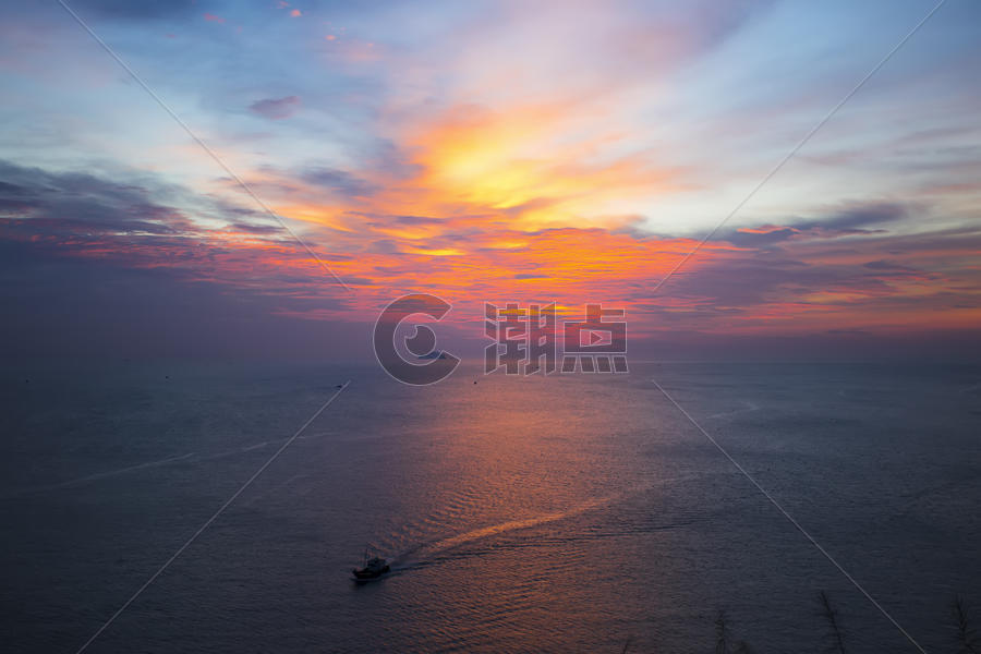 海上的夕阳图片素材免费下载