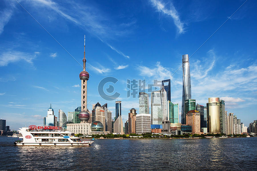 上海外滩眺望东方明珠图片素材免费下载