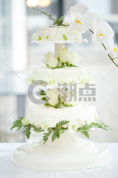 婚礼三层主蛋糕图片素材免费下载