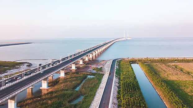 航拍上海长江大桥图片素材免费下载