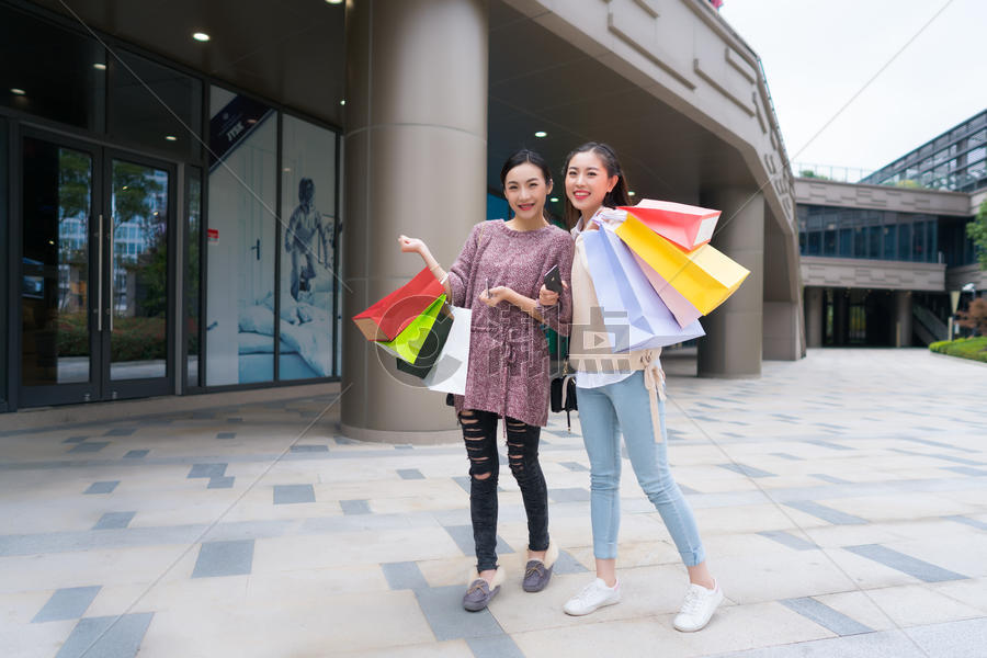 女性商城购物图片素材免费下载