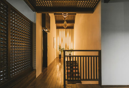 中式古典风格的室内走廊图片素材免费下载