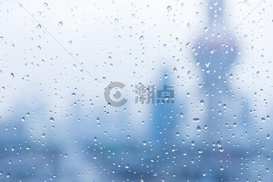 雨滴朦胧中的东方明珠图片素材免费下载