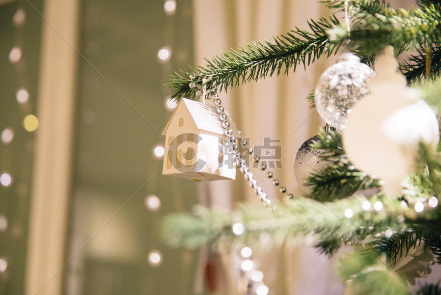 圣诞节装饰圣诞树图片素材免费下载