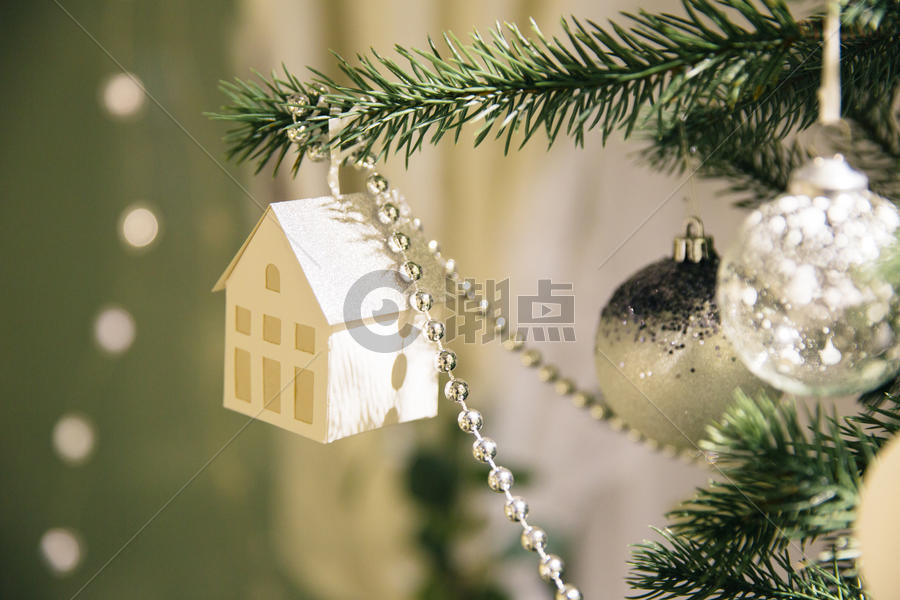 圣诞节装饰圣诞树图片素材免费下载