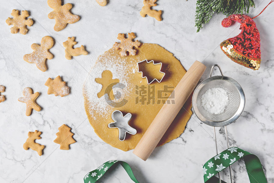 圣诞制作饼干题材组合图片素材免费下载