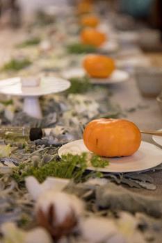 秋冬茶席上布置的柿子图片素材免费下载