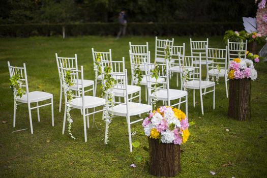 草坪婚礼布置图片素材免费下载