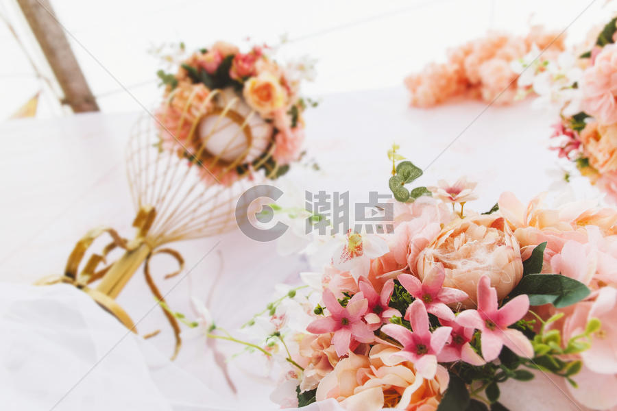 美丽的鲜花装饰图片素材免费下载