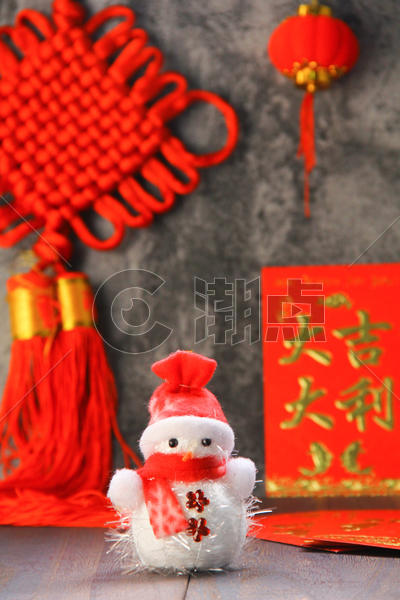 红色喜庆雪人新年静物背景图图片素材免费下载