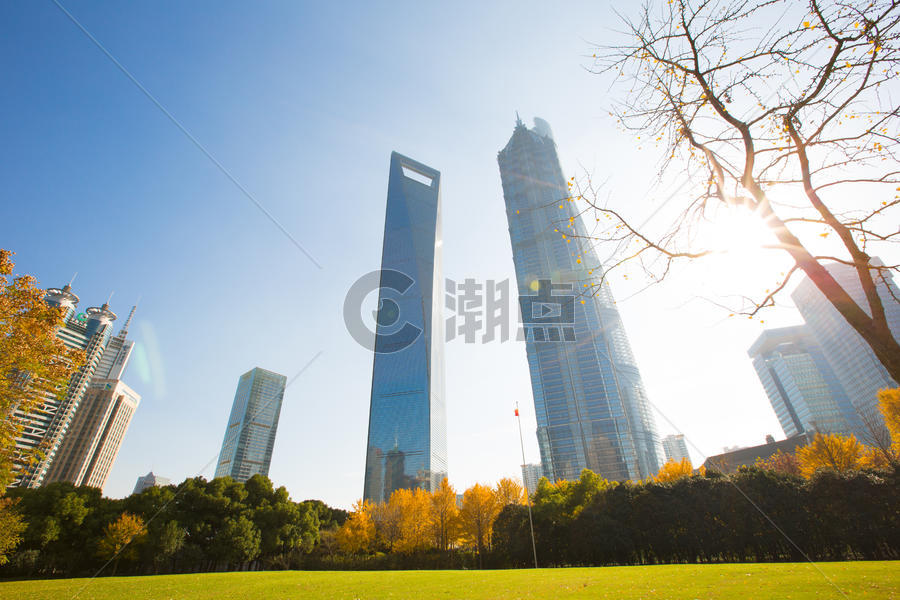 上海地标公园与高楼大厦图片素材免费下载