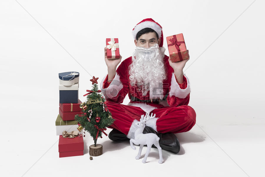 圣诞老人准备礼物图片素材免费下载