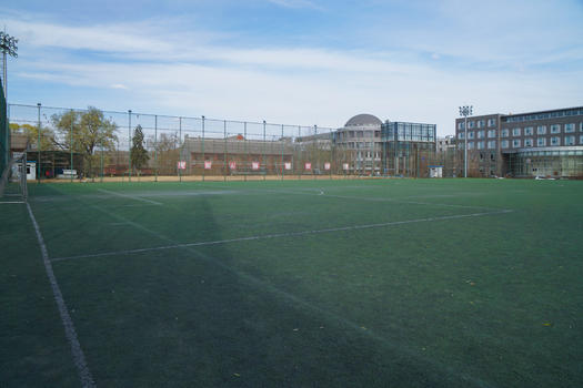 冬天大学的球场图片素材免费下载