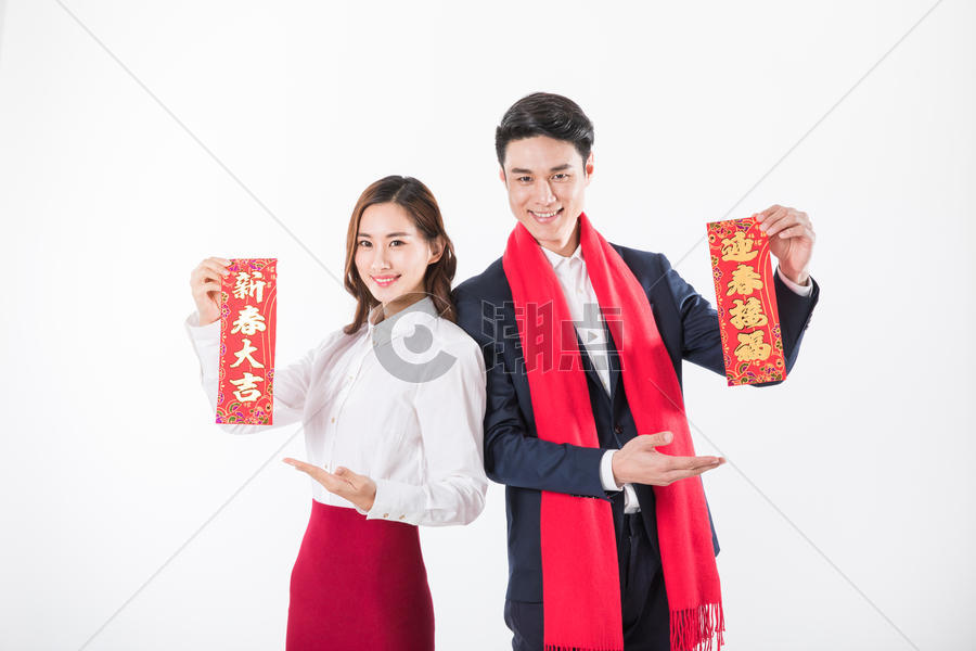 年轻夫妻贺新年图片素材免费下载