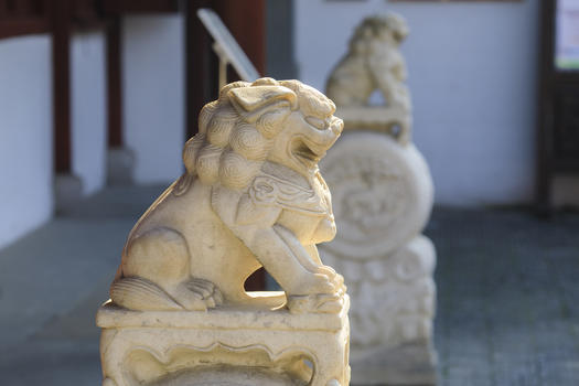 中国古建筑的石狮子图片素材免费下载