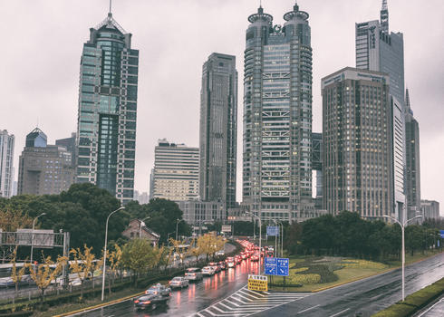 城市雨景图片素材免费下载