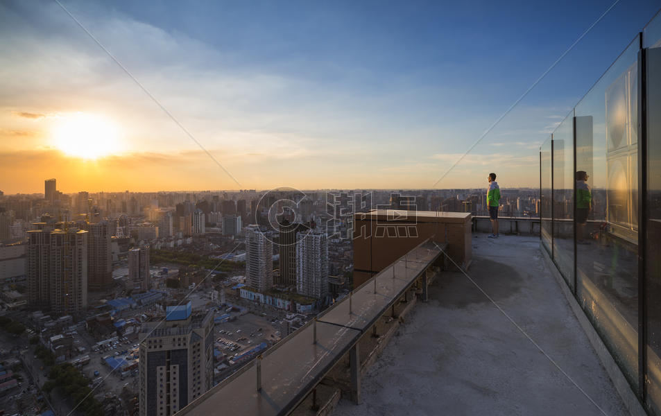 从天台俯瞰上海城市建筑图片素材免费下载