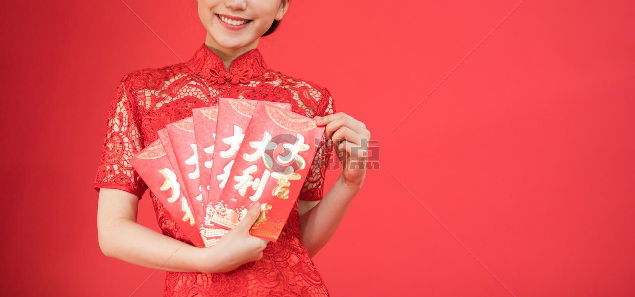 新年女性发红包图片素材免费下载