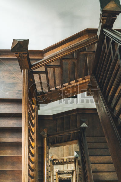 木制楼梯图片素材免费下载