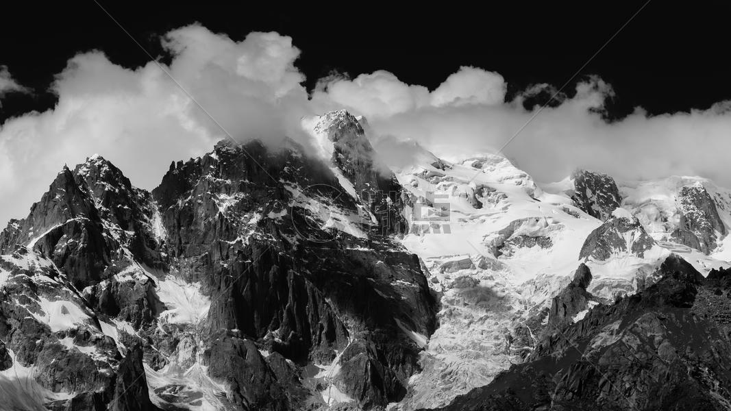 雀儿山雪景黑白图图片素材免费下载