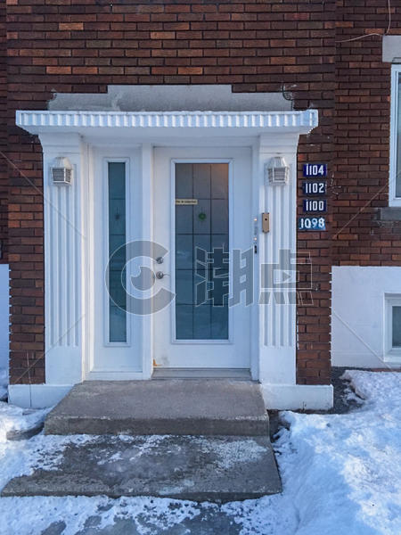 加拿大雪后的房屋门前图片素材免费下载