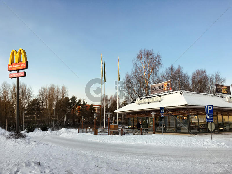 芬兰罗瓦涅米地球最北的麦当劳图片素材免费下载