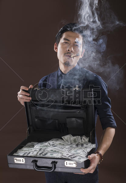 一夜暴富的成功人士摄影图4480*6480图片素材免费下载-编号751918-潮点视频