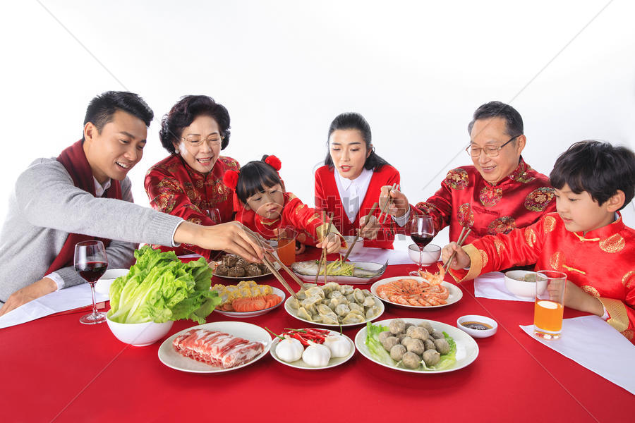 新年一家人在一起团圆聚餐图片素材免费下载