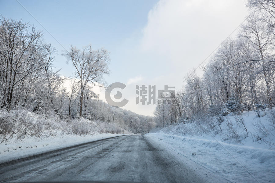 长白山下雪路面 图片素材免费下载