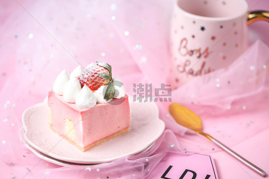 粉红草莓蛋糕甜美少女系图片素材免费下载