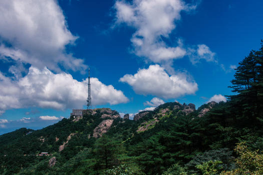 安徽黄山山顶蓝天白云图片素材免费下载