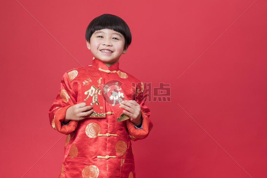 新年发红包的小朋友图片素材免费下载